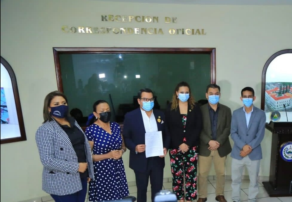 Presentan iniciativa para reformar Ley Especial para la Emisión del Documento Único de Identidad en el Exterior presentan-iniciativa-para-reformar-ley-especial-para-la-emision-del-documento-unico-de-identidad-en-el-exterior